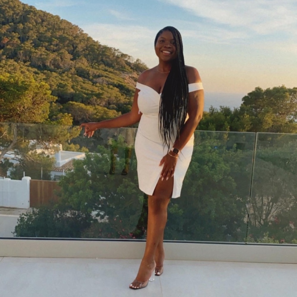 Classic Glam White Off-the-Shoulder Bodycon Dress